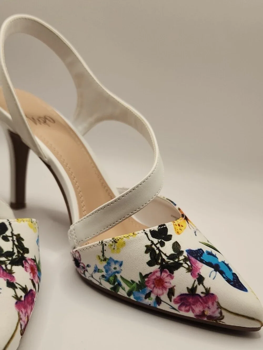 New Impo White Floral & Butterfly Pointed-Toe Slingback Heels